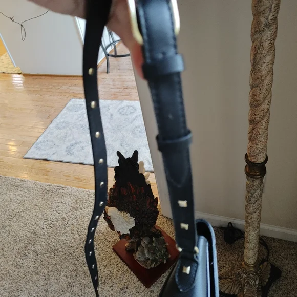 VICTORIA'S SECRET STUDDED CROSSBODY BAG, BLACK GOLD - Picture 7 of 11